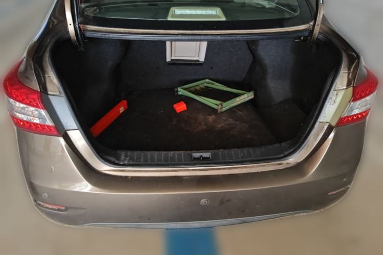 Used Nissan Sylphy 2012 1.6 XL CVT Luxury Edition Trunk