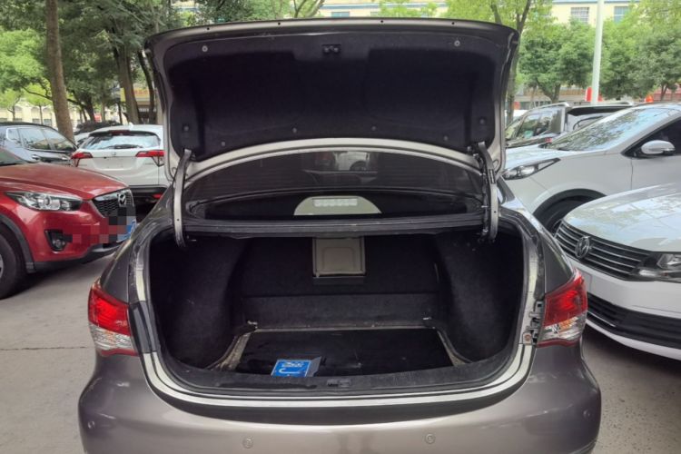 Used Nissan Sylphy 2012 Classic 1.6XE Manual Comfort Edition Trunk