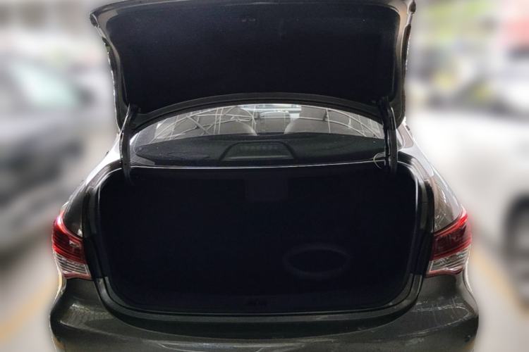 Used Nissan Sylphy 2012 Classic 1.6XE Automatic Comfort Edition Trunk