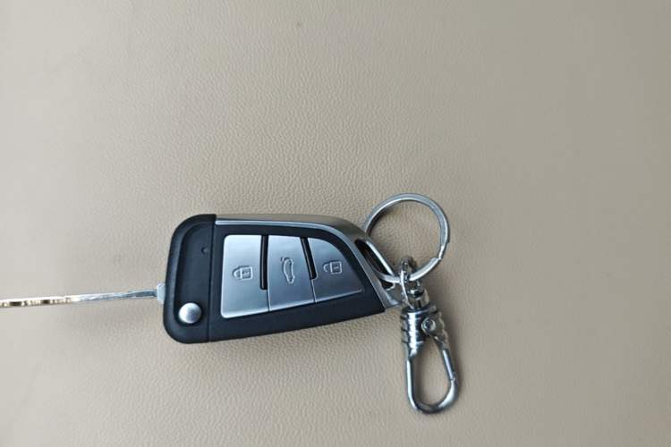 Used Nissan Sylphy 2012 Classic 1.6XE Automatic Comfort Edition Vehicle Key