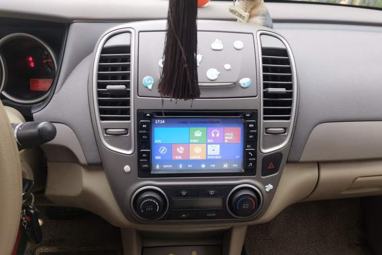 Used Nissan Sylphy 2012 Classic 1.6XE Automatic Comfort Edition Audio And AC Panel