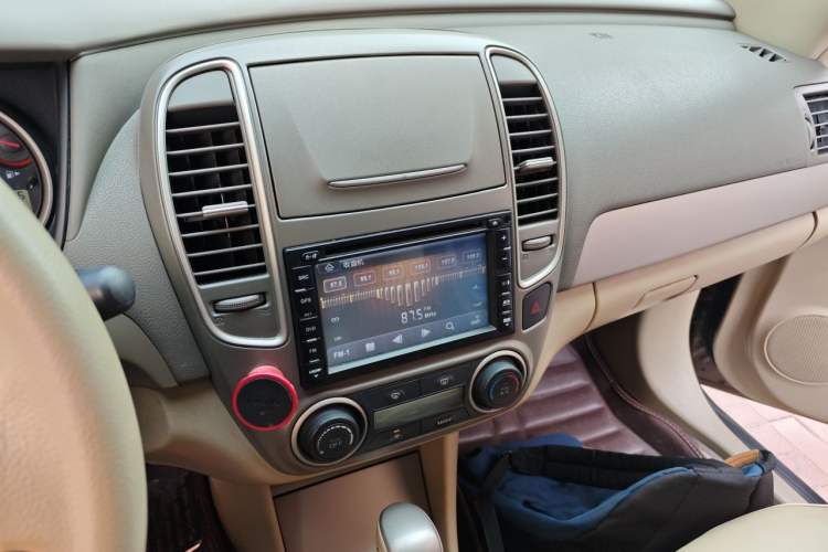 Used Nissan Sylphy 2012 Classic 1.6XE Automatic Comfort Edition Audio And AC Panel