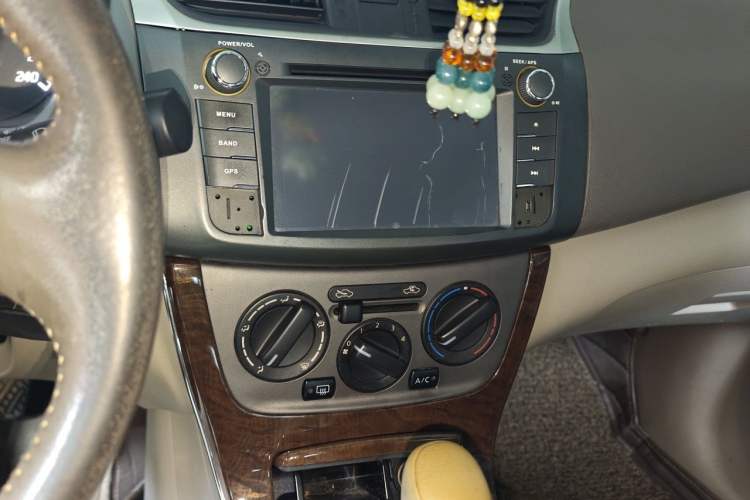 Used Nissan Sylphy 2012 Classic 1.6 XL Automatic Luxury Edition Audio And AC Panel
