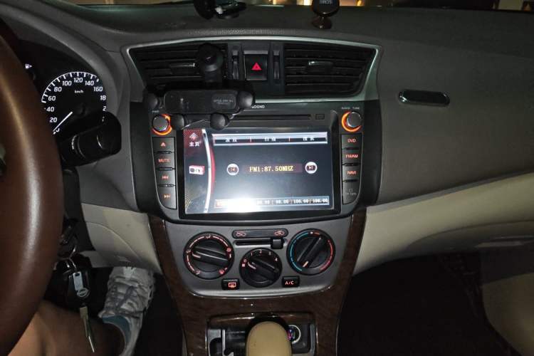 Used Nissan Sylphy 2012 1.6 XL CVT Luxury Edition Audio And AC Panel