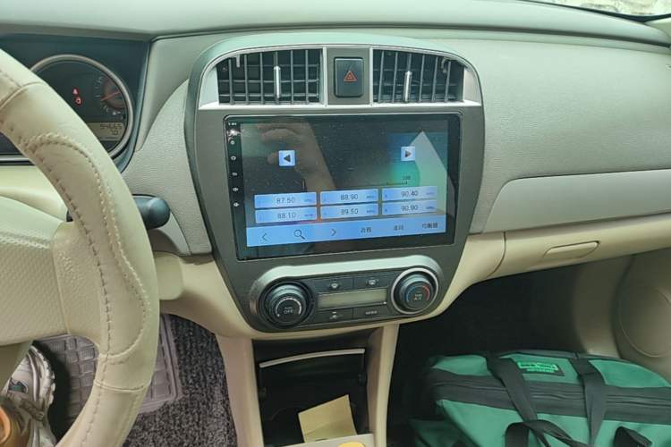 Used Nissan Sylphy 2012 Classic 1.6XE Manual Comfort Edition Audio And AC Panel