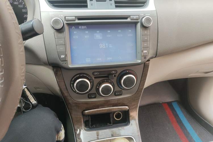 Used Nissan Sylphy 2012 1.6 XL Manual Luxury Edition Audio And AC Panel
