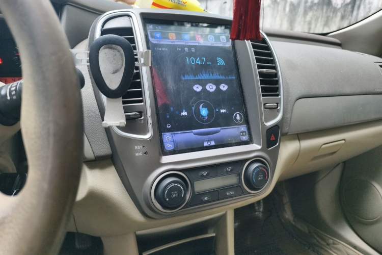 Used Nissan Sylphy 2012 Classic 1.6XE Automatic Comfort Edition Audio And AC Panel
