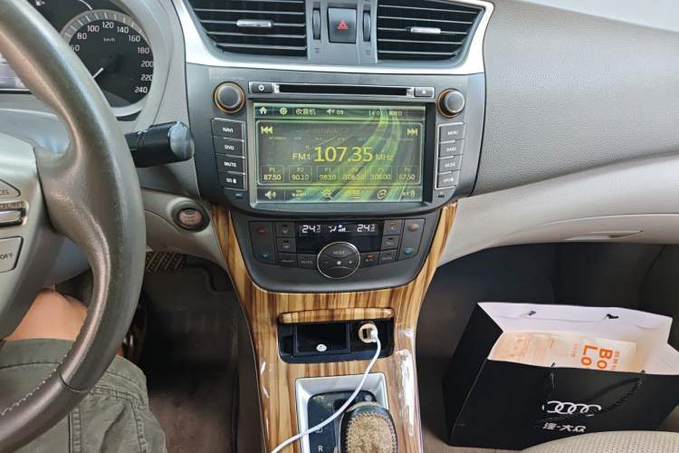 Used Nissan Sylphy 2012 1.8XL CVT Luxury Edition Audio And AC Panel
