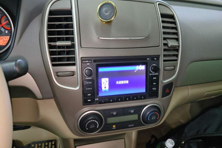Used Nissan Sylphy 2012 Classic 1.6XE Automatic Comfort Edition Audio And AC Panel