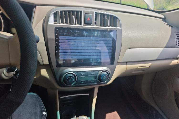 Used Nissan Sylphy 2012 Classic 1.6XE Manual Comfort Edition Audio And AC Panel