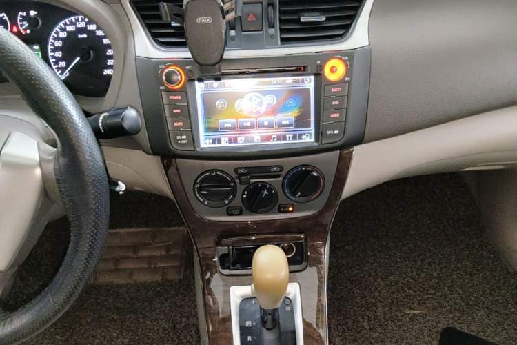 Used Nissan Sylphy 2012 1.6 XL CVT Luxury Edition Audio And AC Panel