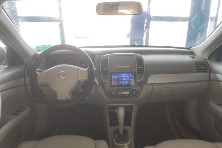 Used Nissan Sylphy 2012 Classic 1.6XE Automatic Comfort Edition Center Console
