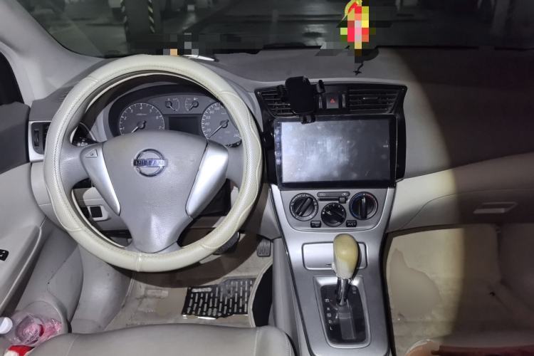 Used Nissan Sylphy 2012 1.6XE CVT Comfort Edition Center Console