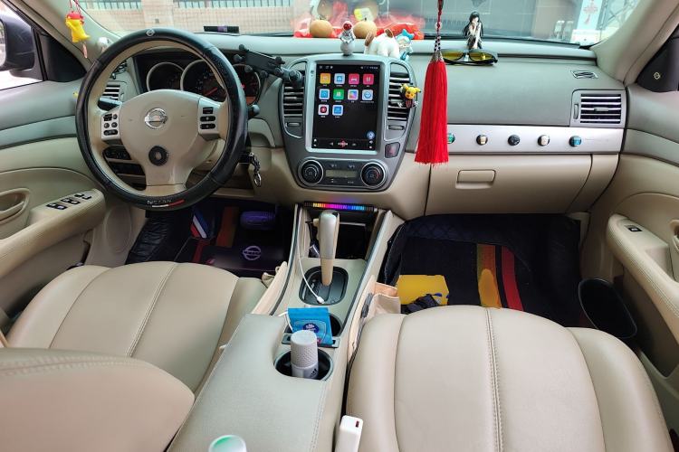 Used Nissan Sylphy 2012 Classic 1.6XE Automatic Comfort Edition Center Console