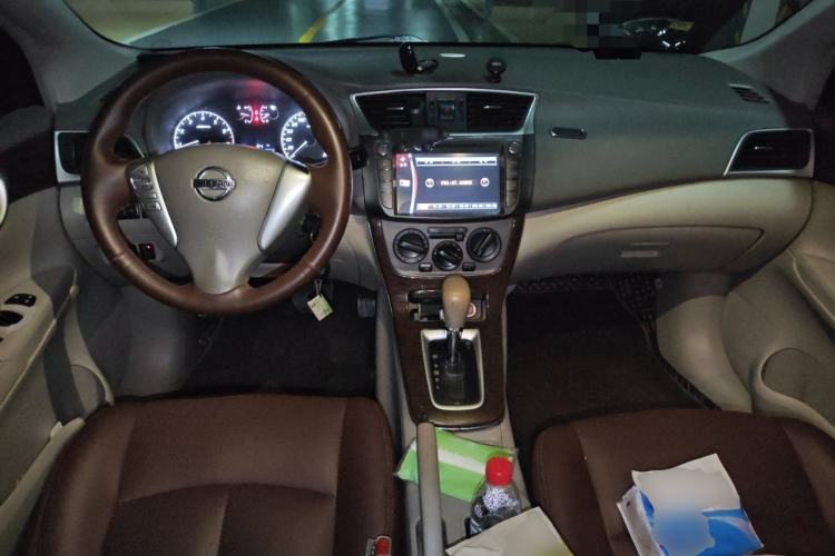 Used Nissan Sylphy 2012 1.6 XL CVT Luxury Edition Center Console