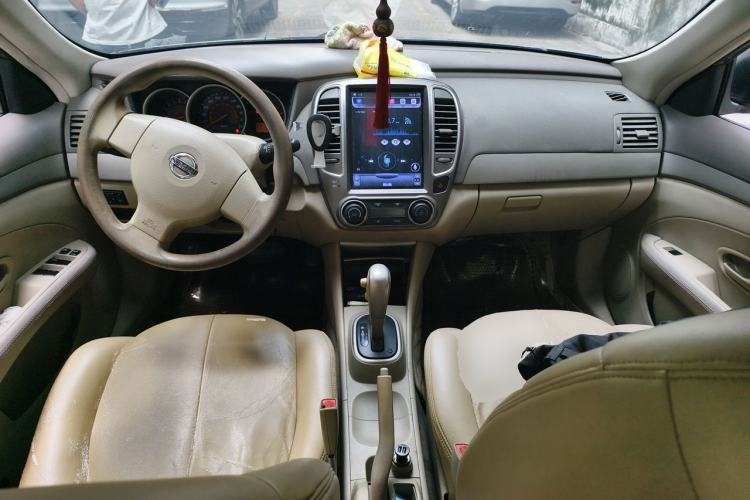 Used Nissan Sylphy 2012 Classic 1.6XE Automatic Comfort Edition Center Console