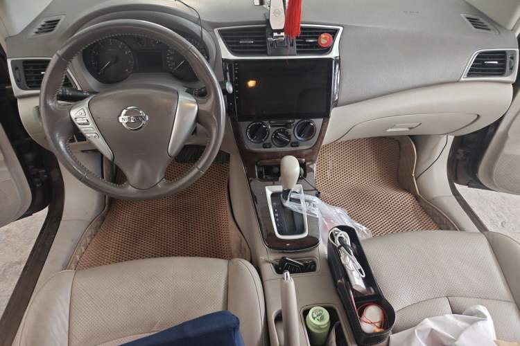 Used Nissan Sylphy 2012 1.6 XL CVT Luxury Edition Center Console