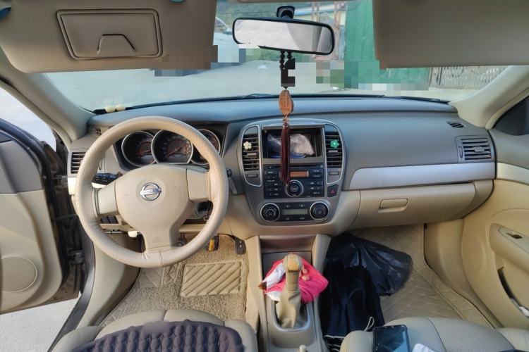Used Nissan Sylphy 2012 Classic 1.6XL Manual Luxury Edition Center Console
