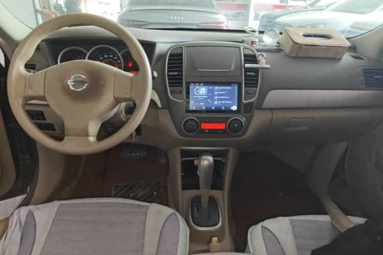 Used Nissan Sylphy 2012 Classic 1.6XE Automatic Comfort Edition Center Console