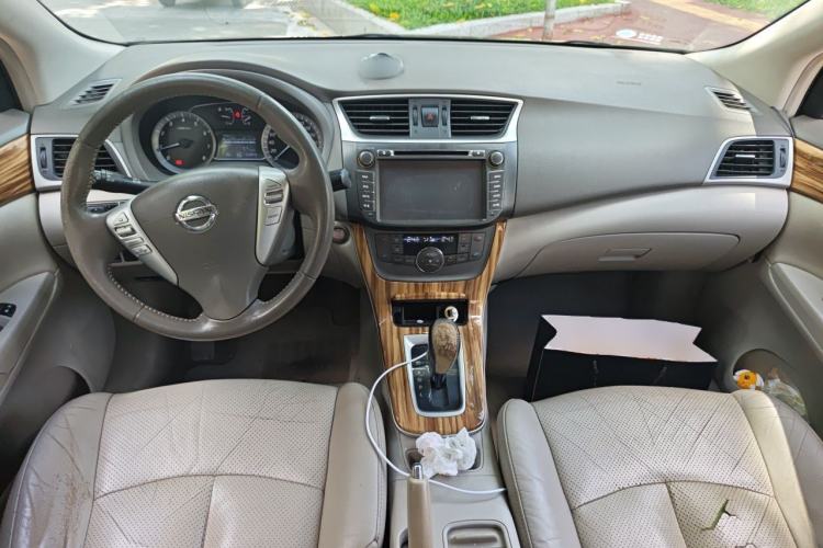 Used Nissan Sylphy 2012 1.8XL CVT Luxury Edition Center Console
