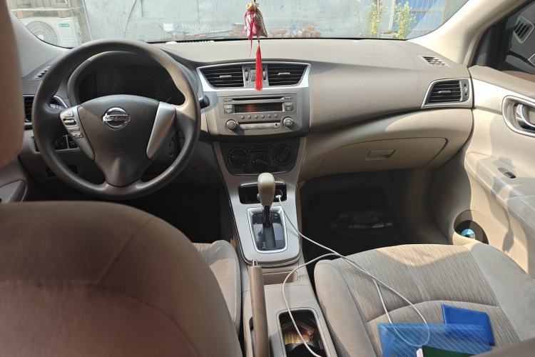 Used Nissan Sylphy 2012 1.8XE CVT Comfort Edition Center Console