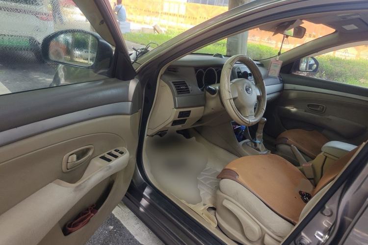 Used Nissan Sylphy 2012 Classic 1.6XE Manual Comfort Edition Driver Seat