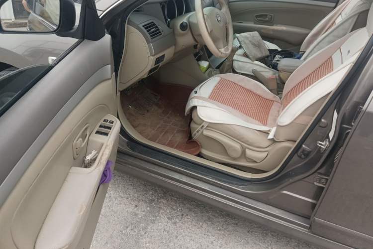 Used Nissan Sylphy 2012 Classic 1.6XE Manual Comfort Edition Driver Seat