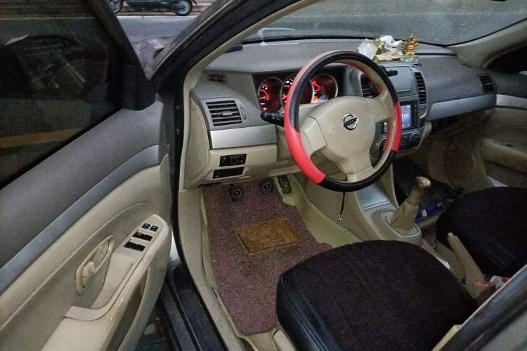 Used Nissan Sylphy 2012 Classic 1.6XE Manual Comfort Edition Driver Seat