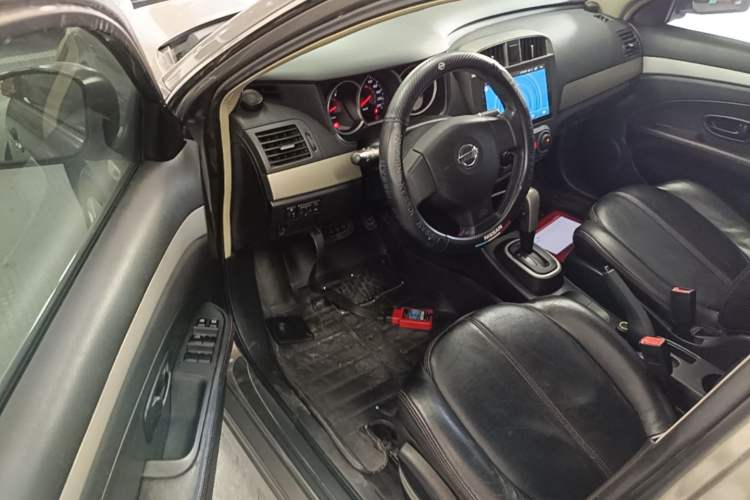 Used Nissan Sylphy 2012 Classic 1.6XE Automatic Comfort Edition Driver Seat