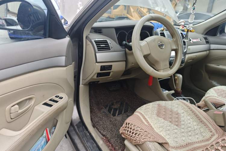 Used Nissan Sylphy 2012 Classic 1.6XE Automatic Comfort Edition Driver Seat