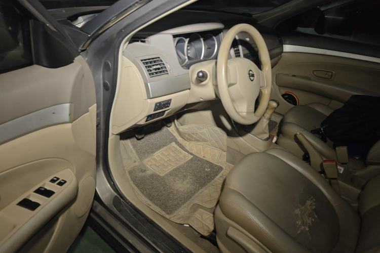 Used Nissan Sylphy 2012 Classic 1.6XE Manual Comfort Edition Driver Seat