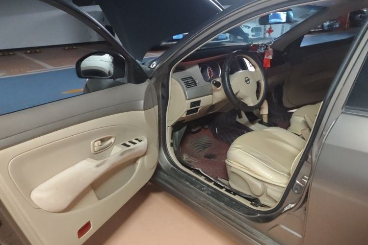 Used Nissan Sylphy 2012 Classic 1.6XE Automatic Comfort Edition Driver Seat