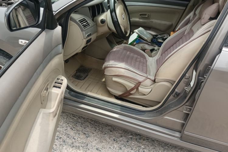 Used Nissan Sylphy 2012 Classic 1.6XE Manual Comfort Edition Driver Seat