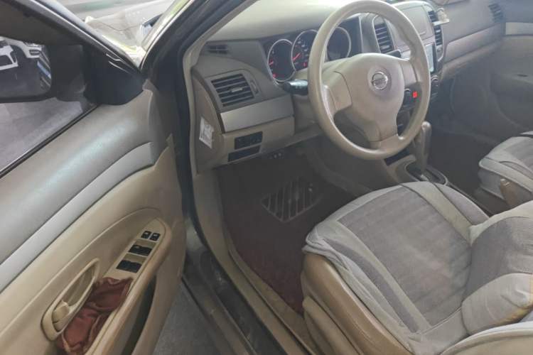 Used Nissan Sylphy 2012 Classic 1.6XE Automatic Comfort Edition Driver Seat