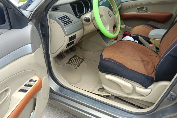 Used Nissan Sylphy 2012 Classic 1.6XE Manual Comfort Edition Driver Seat