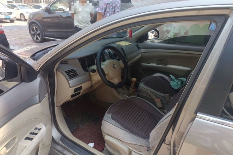 Used Nissan Sylphy 2012 Classic 1.6XE Manual Comfort Edition Driver Seat