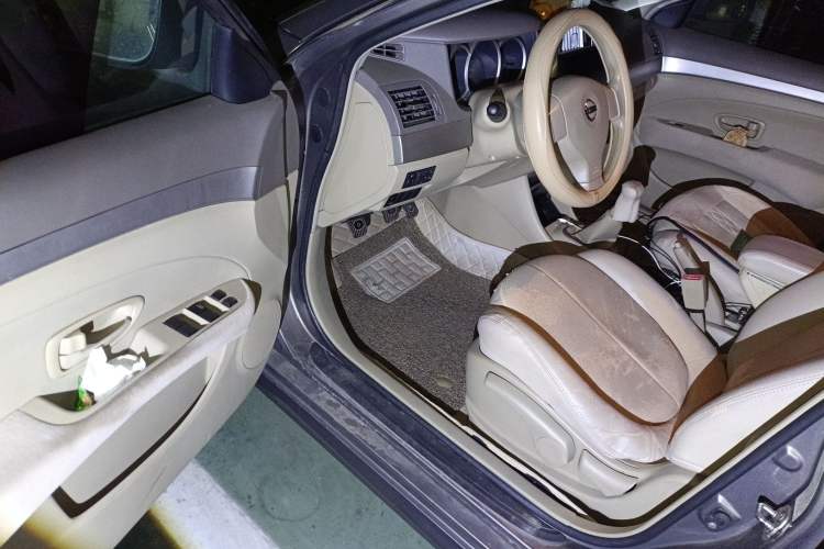 Used Nissan Sylphy 2012 Classic 1.6XE Manual Comfort Edition Driver Seat