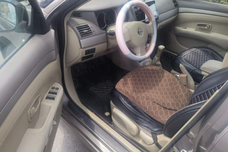 Used Nissan Sylphy 2012 Classic 1.6XE Manual Comfort Edition Driver Seat