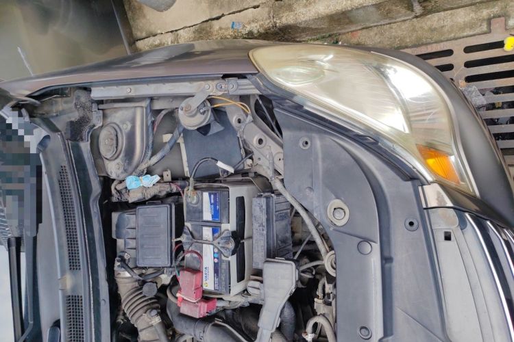 Used Nissan Sylphy 2012 Classic 1.6XE Automatic Comfort Edition Engine Bay Left