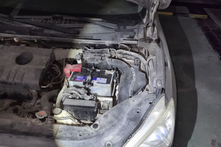 Used Nissan Sylphy 2012 1.6XE CVT Comfort Edition Engine Bay Left