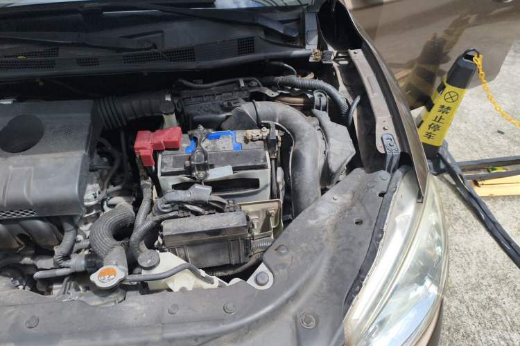 Used Nissan Sylphy 2012 1.6XE CVT Comfort Edition Engine Bay Left