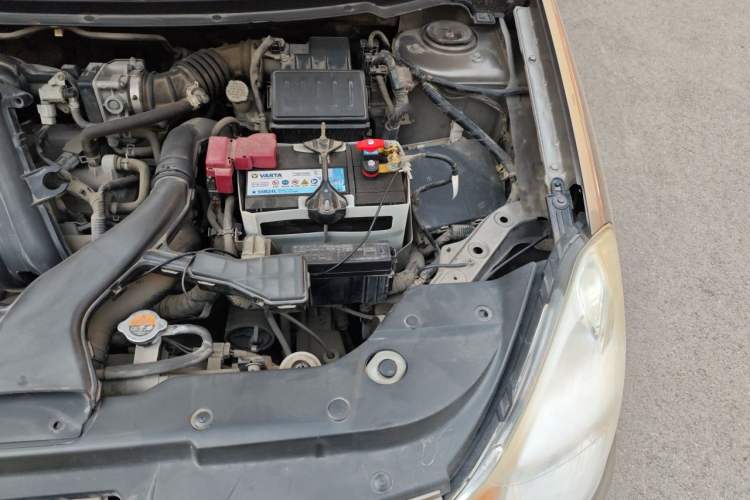Used Nissan Sylphy 2012 Classic 1.6XE Automatic Comfort Edition Engine Bay Left
