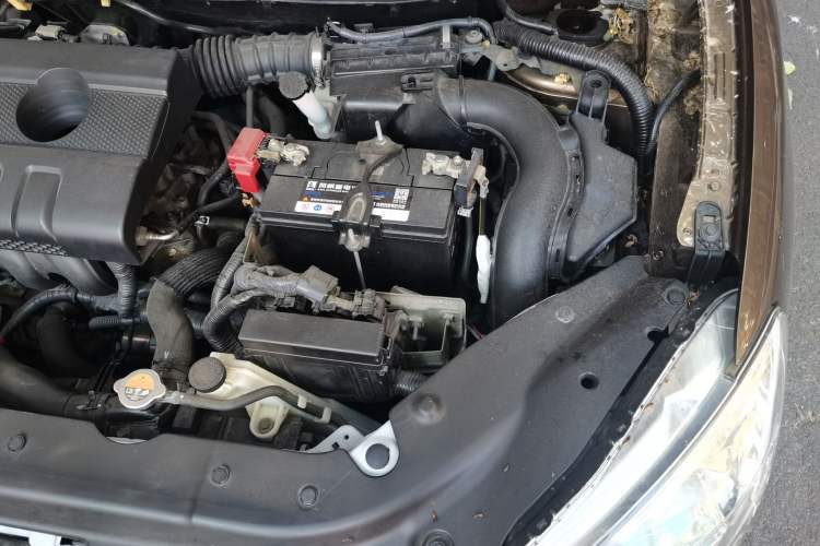 Used Nissan Sylphy 2012 1.6 XL CVT Luxury Edition Engine Bay Left