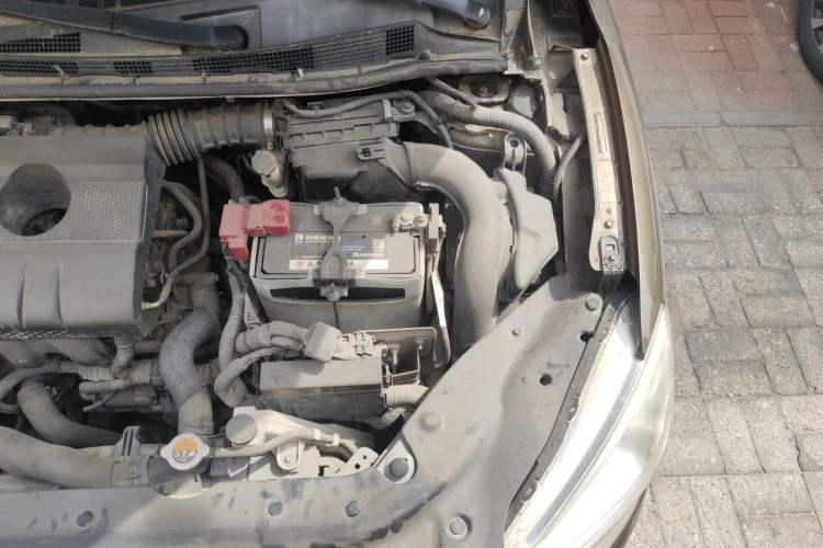 Used Nissan Sylphy 2012 1.6 XL Manual Luxury Edition Engine Bay Left
