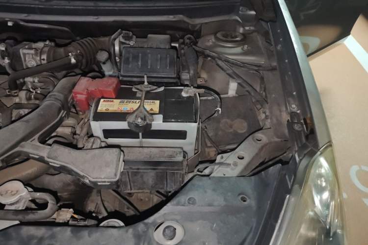 Used Nissan Sylphy 2012 Classic 1.6XE Automatic Comfort Edition Engine Bay Left
