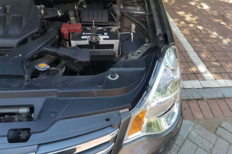 Used Nissan Sylphy 2012 Classic 1.6XE Manual Comfort Edition Engine Bay Left