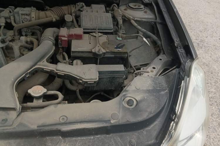 Used Nissan Sylphy 2012 Classic 1.6XE Manual Comfort Edition Engine Bay Left