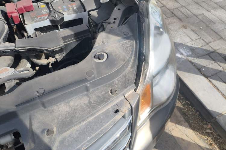 Used Nissan Sylphy 2012 Classic 1.6XE Manual Comfort Edition Engine Bay Left