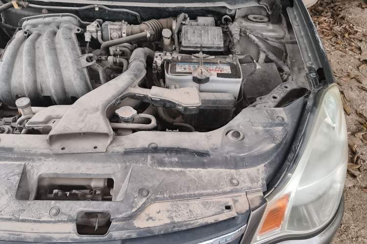 Used Nissan Sylphy 2012 Classic 1.6XE Manual Comfort Edition Engine Bay Left