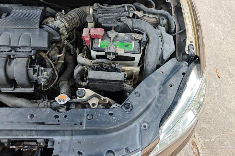 Used Nissan Sylphy 2012 1.8XL CVT Luxury Edition Engine Bay Left